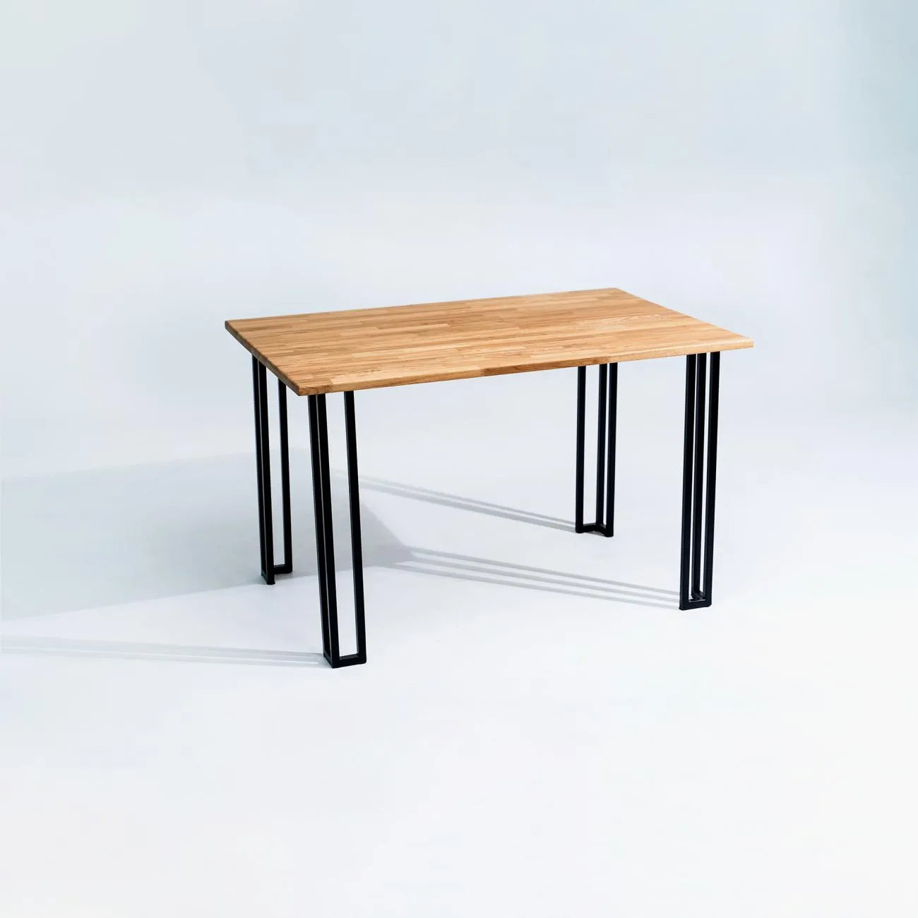 Melvin Dining table